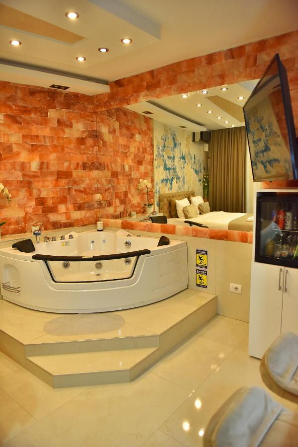Design Apartment Premium Spa Lux: Dubai-Inspired Wellness Retreat Cuprija Exterior photo